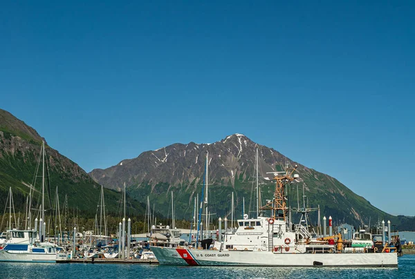 Seward Alaska Usa July 2011 White Coast Guard Ship Anchored — Stock Photo, Image