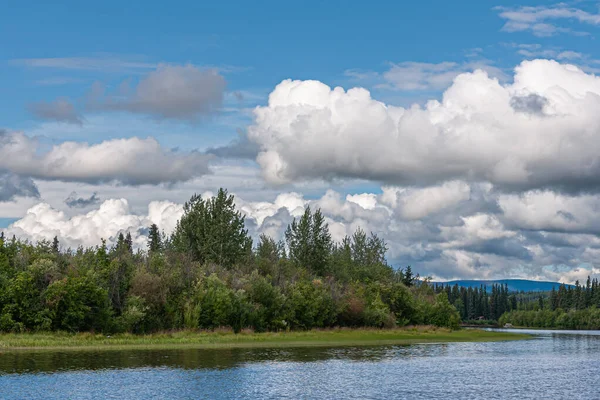 Fairbanks Alaska Usa July 2011 Chena River Front Blue Cloudscape — Stock Photo, Image