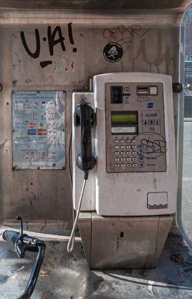 Копенгаген Данія Вересня 2010 Розкриття Брудного Публічного Телефону Сплетене Графіті — стокове фото