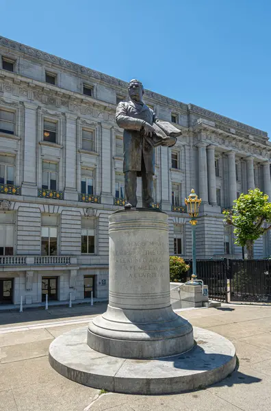 San Francisco Usa July 2023 Hall Mcallister Bronze Statue Pedestal — Stock Photo, Image