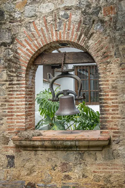 Guatemala Antigua Julio 2023 Museo Casa Santa Domingo Pequeña Campana — Foto de Stock