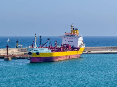 Palma de Mallorca, İspanya - 12 Temmuz 2024: Tinerfe kimyasalları ve petrol tankeri limanda