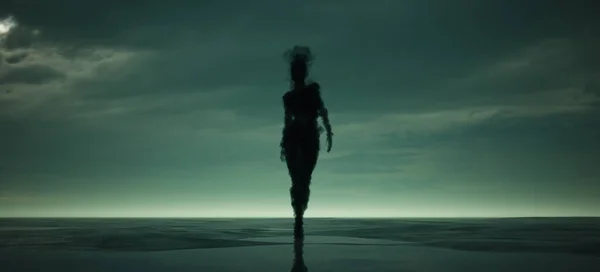Smoke Shadow Spirit Silhouette Large Mysterious Woman Walking Beach Gloom — Photo
