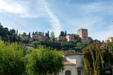 Granada, İspanya - 28 Ekim 2022: Granada, İspanya 'da Alhambra manzarası