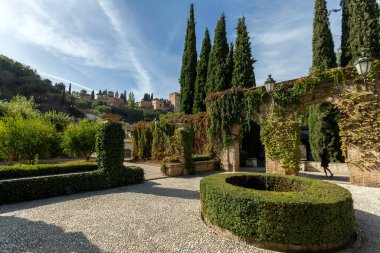 Granada, İspanya - 28 Ekim 2022: Granada, İspanya 'da Alhambra manzarası