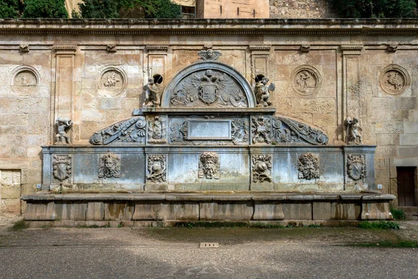 西班牙格拉纳达 2022年10月28日 格拉纳达Alhambra的Puerta Justicia喷泉 — 图库照片