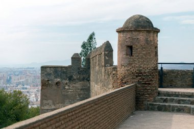 Malaga, İspanya - 29 Ekim 2022: Malaga 'daki Gibralfaro Kalesi.