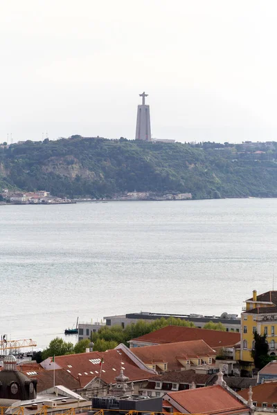리스본 포르투갈 2023 포르투갈 리스본에서 여름날 호르헤 성에서 바라본 그리스도 — 스톡 사진
