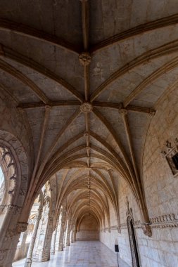 Lizbon, Portekiz - 04 03 2023: Lizbon 'da bir yaz günü Jeronimos Manastırı.