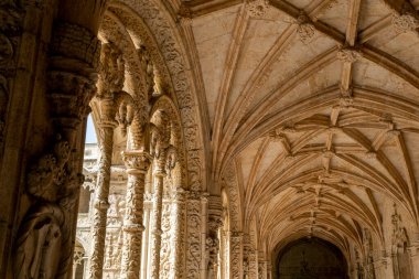 Lizbon, Portekiz - 04 03 2023: Lizbon 'da bir yaz günü Jeronimos Manastırı.