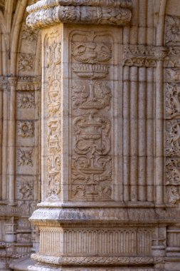 Lizbon, Portekiz - 04 03 2023: Lizbon 'da bir yaz günü Jeronimos Manastırı.