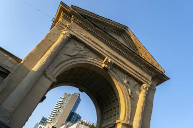 Milan, İtalya - 4 Nisan 2025: Milano 'daki Porta Nuova.