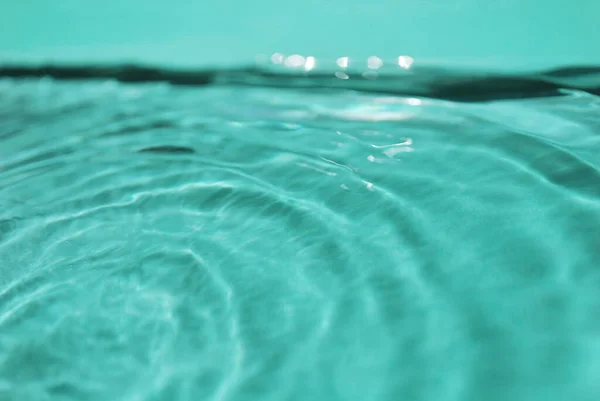Καθαρή Πισίνα Θαλασσινό Νερό Παραλία Μπορεί Δει Κανείς Στο Βάθος — Φωτογραφία Αρχείου