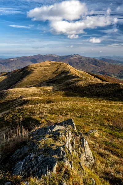 산에는 색깔의 안개가 합니다 Polonina Carynska Bieszczady National Park Carpathians — 스톡 사진