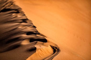 Çöl kum tepeleri yakın plan. Sahra Çölü, Erg Chebbi, Fas.