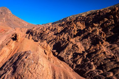 Dades Gorges, Boumalne Dades, Fas civarındaki çöl dağları manzarası.