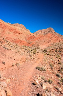 Dades Gorges, Boumalne Dades, Fas civarındaki çöl dağları manzarası.