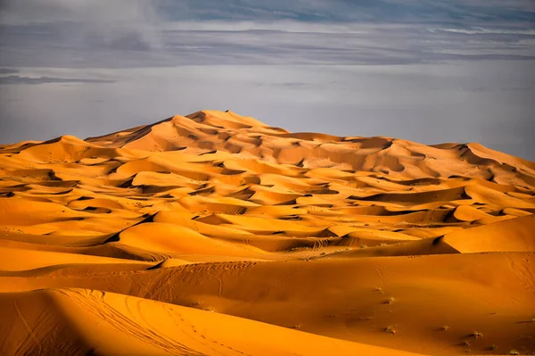 Sahara Woestijn Zandduinen Achtergrond Populaire Reisbestemming Erg Chebbi Sahara Woestijn — Stockfoto