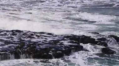 Atlantik Okyanusu 'ndaki yüksek gelgit ve dev dalgalar, Fas.