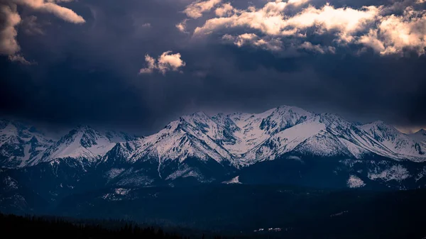 Molnigt Bergslandskap Belianske Tatras Slovakien — Stockfoto
