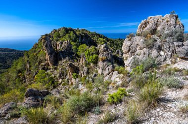 Güney İspanya 'nın güzel bir tatil yeri. Sierra de Tejeda, Almijara ve Alhama Dağları