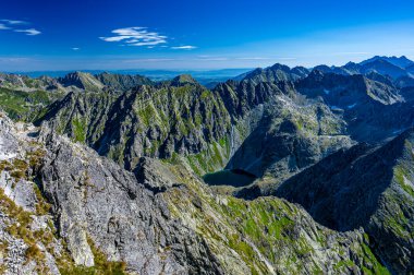 Nizne Terianske Pleso ile Tatra Dağları manzarası, Slovakya.