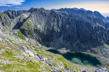Tatra Dağları manzaralı Nizne Krivanske Zelene Pleso, Krivan Green Lake, Slovakya.