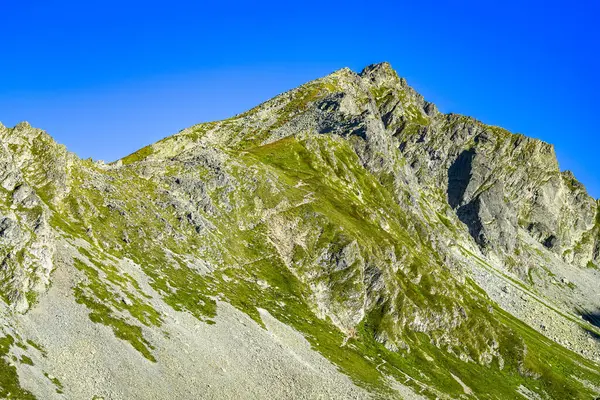 Karpat Dağları 'ndaki Koprovsky Dikişi.