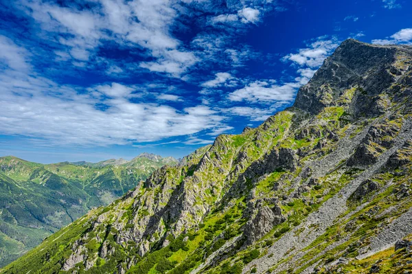 High Tatras 'taki Krivan Dağı. Slovakya 'nın ikonik bir dağı.