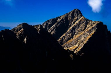 Krivan Dağı. High Tatras 'ın sonbahar manzarası. Polonya ve Slovakya 'nın en popüler seyahat merkezlerinden biri. Dağlarda güneşli bir Ekim günü.