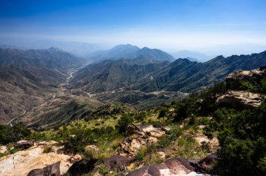 Suudi Arabistan 'daki Asir Dağlarının manzarası.