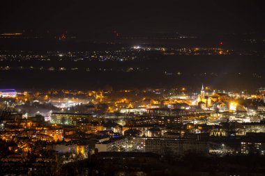 Przemysl, Subcarpathian Voyvodeship, Polonya - 31 Aralık 2023: Şehrin akşam manzarası.