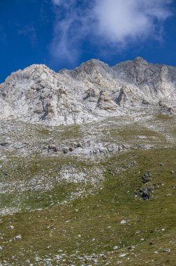 Vihren Dağı, 2914m asl, Bulgaristan 'ın Pirin Dağları' nın en yüksek zirvesi ve en popüler seyahat noktası..