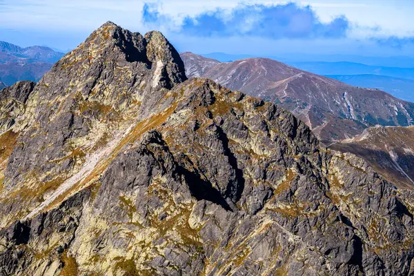 Swinica Dağı manzarası. Tatra Dağları, Polonya.