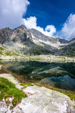 Tatra Dağları 'nın yaz manzarası. 5 Spis Lakes Vadisi, Slovakya.