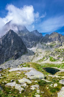 Tatra Dağları 'nın yaz manzarası. 5 Spis Lakes Vadisi, Slovakya.