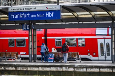 Frankfurt am Main, Almanya - 22 Aralık 2024: Frankfurt Ana İstasyonu, Frankfurt (Ana) Hauptbahnhof.