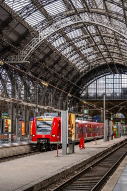 Frankfurt am Main, Almanya - 22 Aralık 2024: Frankfurt Ana İstasyonu, Frankfurt (Ana) Hauptbahnhof.