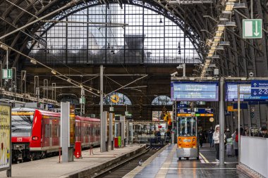 Frankfurt am Main, Almanya - 22 Aralık 2024: Frankfurt Ana İstasyonu, Frankfurt (Ana) Hauptbahnhof.