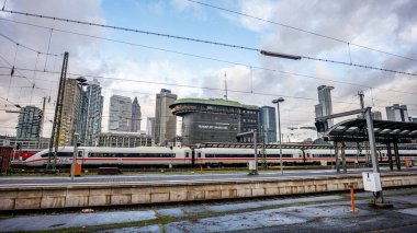 Frankfurt am Main, Almanya - 22 Aralık 2024: Frankfurt Ana İstasyonu, Frankfurt (Ana) Hauptbahnhof.