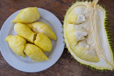 Durian, Beyaz Tabakta Meyve Kralı, Olgun ve Taze Tatlı Meyveli Altın Durian.