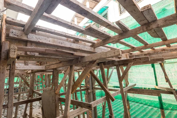 Una Antigua Estructura Andamios Madera Utilizada Para Apoyar Construcción Renovación — Foto de Stock