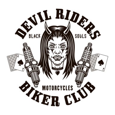 Motosiklet kulübü vektör amblemi, logo, rozet, etiket, çıkartma ya da şeytan kız kafası ve bujiler. Beyaz üzerine izole edilmiş monokrom biçiminde resimleme