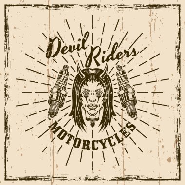 Motosiklet kulübü vektör amblemi, logo, rozet, etiket, çıkartma ya da şeytan kız kafası ve bujiler. Arkaplanda doku ile illüstrasyon