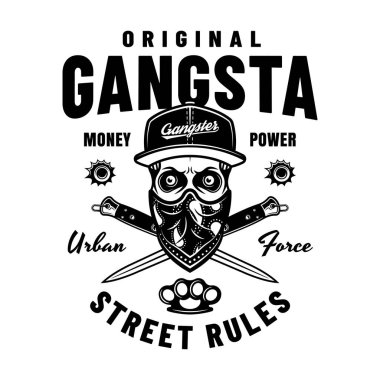 Gangster vektör amblemi, tek renk şeklinde, kafatası başlıklı ve bandana yüzlü ve çapraz dövüş bıçaklı. Resim beyaza izole edildi