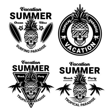 Kafatası ananas çizgi film karakteri, beyaz üzerine izole edilmiş klasik tarzda yaz temalı vektör amblemleri.
