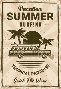 Klasik arabalı, palmiye ağaçlı ve günbatımlı klasik sörf posteri. Plaj, seyahat ve yaz temalı tasarımlar, tişörtler ve baskılar için Retro stil illüstrasyonu mükemmeldir.
