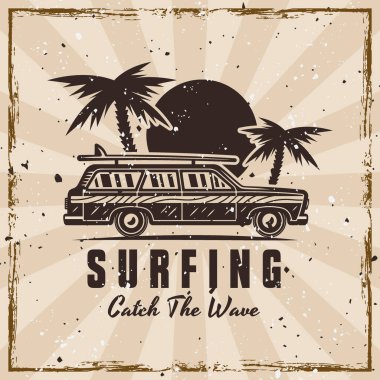 Sörf ve yaz tatili vektör klasik amblemi. Tişörtler ve eski tarz tasarımlar için mükemmel.