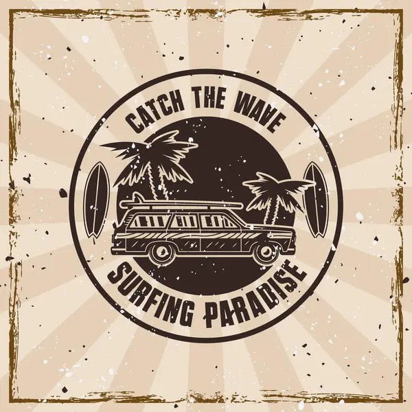 Sörf ve yaz tatili vektör klasik amblemi. Tişörtler ve eski tarz tasarımlar için mükemmel.