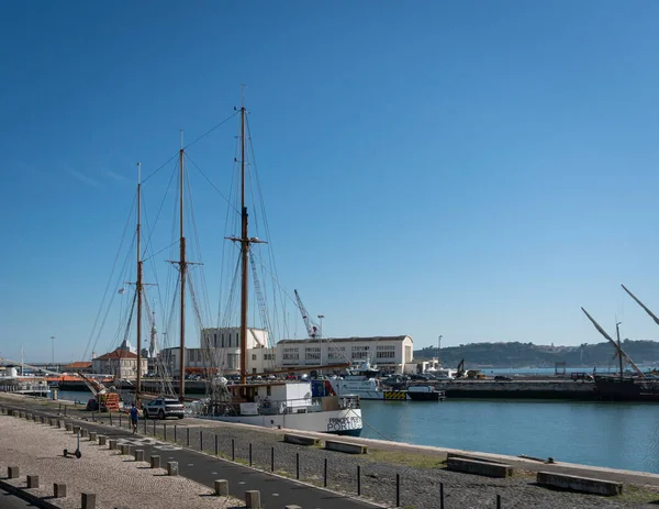 Båtar Hamnen Lissabon Portugal — Stockfoto